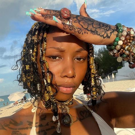 I love it when yall take me on vacation!! 😍😍😍 It’s the experience your booking! @henna_nation215 Face Henna, On Vacation, I Love It, Henna, Love It, Quick Saves