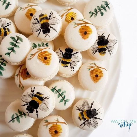 Lily Cake, Bee Painting, Cocktail Desserts, Pinterest Party, Fancy Food, Dream Cake, Bee Art, Halloween Desserts, Bread Recipes Homemade