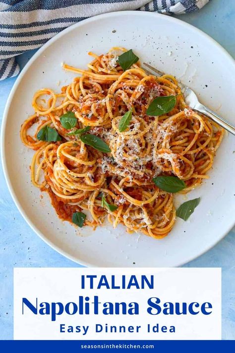 Italian Napoletana Sauce - Discover how to make this rich Italian Napoletana sauce with just a few pantry staples and fresh ingredients. Perfect for any Italian-inspired meal. Pop over to our site for the full recipe! Spagetti Sauce Recipe, Napoletana Sauce, Pasta Napolitana, Napolitana Sauce, Sauce With Fresh Tomatoes, Pasta Bakes, Italian Tomato Sauce, Recipe Italian, Italian Sauce