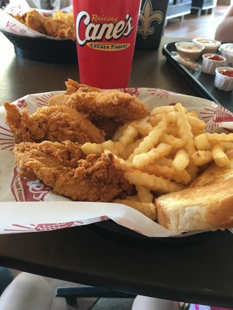 Canes Chicken Tenders, Canes Chicken, Best Fast Food, Soft Foods, Chicken Tender Recipes, Night Food, Food Babe, Food Therapy, Mouth Watering Food