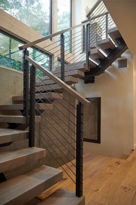 Onyx Railing for a San Diego Floating Staircase - Viewrail View Rail Stairs, Viewrail Stairs, View Rail, Stairs Floating, Modern Farmhouse Staircase, Modern Staircase Railing, Modern Staircases, Wood Stair Treads, Industrial Stairs