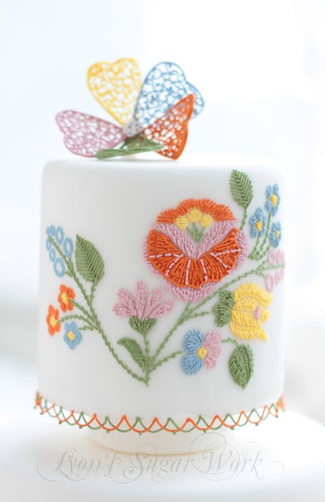 Birthday Cake Colorful, Embroidered Cake, Royal Embroidery, Beautiful Cake Pictures, Royal Icing Cakes, Cakes Beautiful, Painted Cake, Cake Birthday Cake, Painted Cakes