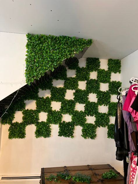 Grass wall Artificial Grass On Wall, Artificial Grass Backyard Ideas, Grass On Wall, Artificial Grass Wall Design, Artificial Grass Front Yard, Artificial Grass Wall Decoration Ideas, Artificial Grass Backdrop, Grass Backyard Ideas, Artificial Grass Design