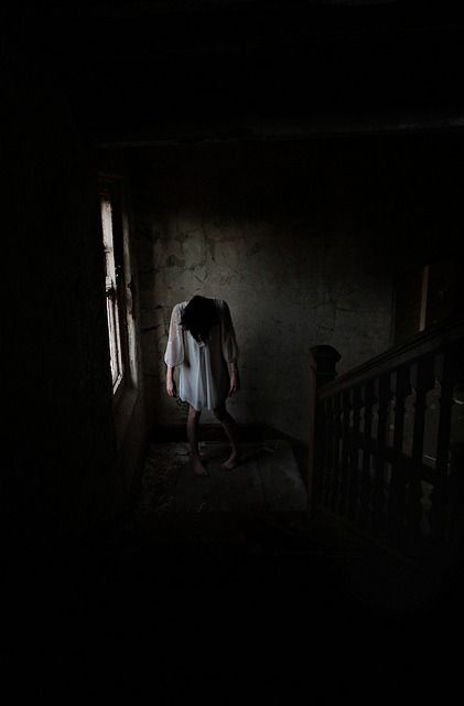 (via She will never leave. | Flickr - Photo Sharing!) Dark Pinterest, Dream Walker, Creepy Photography, Scary Photos, Horror Photography, Creepy Photos, Creepy Images, Creepy Pictures, Creepy Things