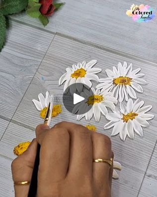 Painting On Acrylic, Daisies Painting, Acrylic Sheets, Acrylic Colors, Glass Painting, Acrylic Painting, Daisy, Drawings, Glass