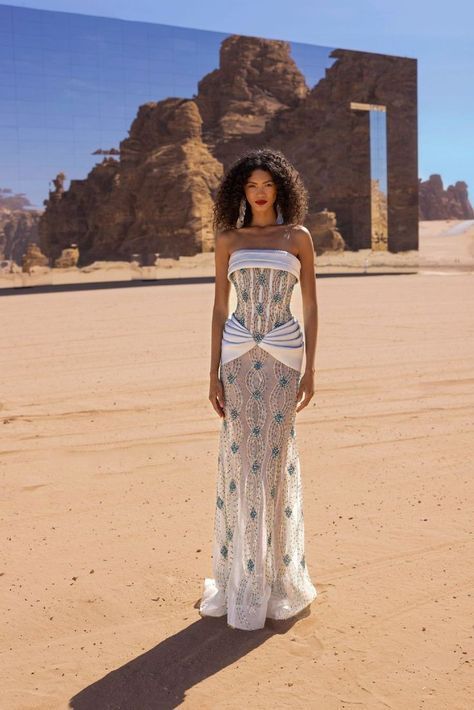 Desert Party Outfit, Indian Haute Couture, Katb Ketab Dresses, Indian Fashion Show, Rami Kadi, Gowns Elegant, Famous Person, Wedding Dress Ideas, Runway Fashion Couture