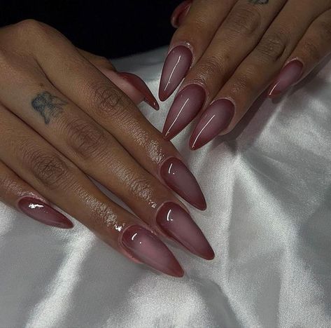 Brown And Pink Aura Nails, Chrome Ombre Nails Almond, Mocha Almond Nails, Nude Aura Nails, Almond Nails Aura, Aura Nails Brown, Genre Nails, Brown Pink Nails, Almond Aura Nails