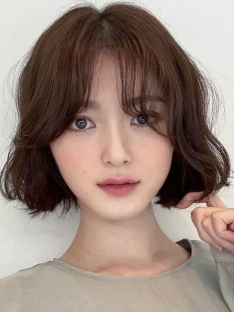 Parted Curtain Bangs, Digital Perm Short Hair, Korean Hairstyle Ideas, Bang Styles, Bangs Wispy, Short Side Bangs, Ulzzang Short Hair, Chic Short Hair, Korean Short Hair