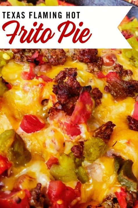 Cool weather? Bring on the heat with this Texas comfort food. Texas flaming hot frito pie is a great fall food idea. Try this yummy corn chip meal and wow your family. Recipes For Bbq, Frito Pie Recipe, Country Bbq, Corn Chip, Refried Beans Recipe, Sauces Recipes, Frito Pie, Healthy Snacks To Make, Flaming Hot