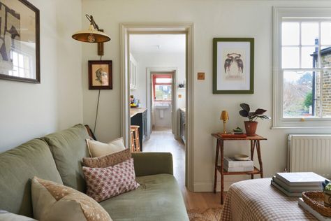 Small Row House, London Apartment Interior, Yellow Side Table, England Cottage, New England Cottage, Row Of Houses, Cottage Loft, Engineered Timber Flooring, Apartment In London