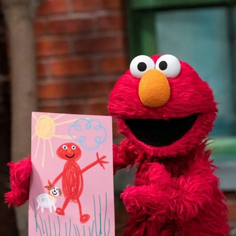 Elmo Sesame Street Fanart, Elmo Astethic, Elmo Pfp Sesame Street, Elmo Pictures, Elmo Puppet, The Muppets, Animal Sesame Street, Elmo Memes, Elmo Wallpaper