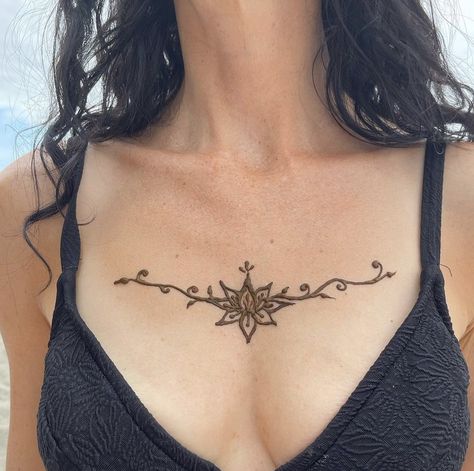 Henna Chest, Tattoo Best Friends, Neck Tattoo Women, Best Friends Tattoo, Simple Cat Tattoo, Tattoo Ideas Minimalist, Tattoo Back Tattoo, Tattoo Couples, Small Henna Tattoos