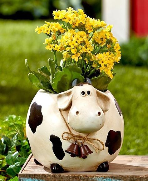 Cow Planter, Diy Plaster, Pottery Animals, Flower Pot Crafts, Animal Planters, Garden Pottery, Elements Of Nature, Diy Pottery, Ceramic Animals