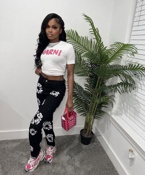 Girls Sneakers Outfit, Outfit Black Women, Braces Colors, Denim Tears, Fly Outfit, Cute Birthday Outfits, Boujee Outfits, Birthday Inspo