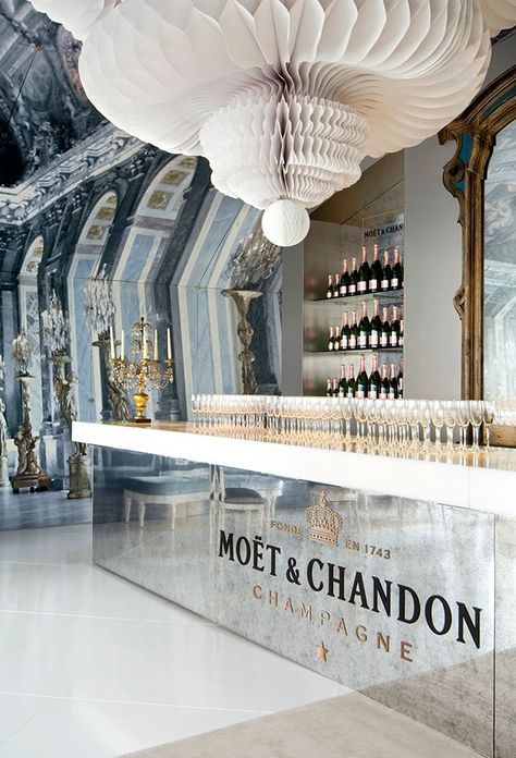 Gloss Creative | Moet & Chandon 'L'Esprit Des Miroirs' Marquee… Moet Champagne Bar, Welcome Drink Ideas, Event Installation, Champagne Images, Welcome Home Party, Product Sampling, Champagne Campaign, Bar Hire, Moët Chandon