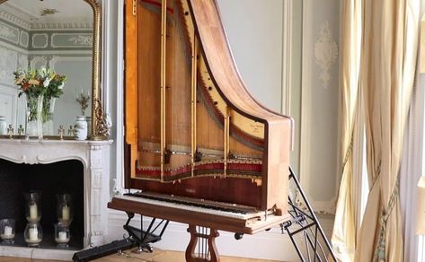 The Inside-Out Piano (II) - World Piano News The Pianist, Body Clock, Piano Songs, Grand Piano, Glass Ball, Open Up, Steel Frame, Beams, Piano