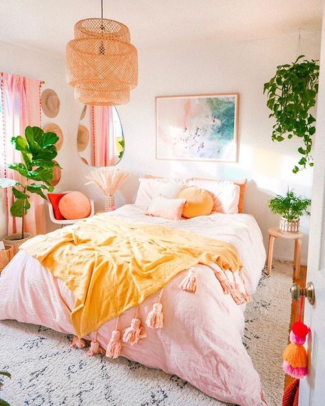 College Bedroom Apartment, Dorm Room Inspiration, Eclectic Bedroom, Redecorate Bedroom, Apartment Bedroom, Boho Room, College Apartment, Room Makeover Bedroom, Room Inspiration Bedroom