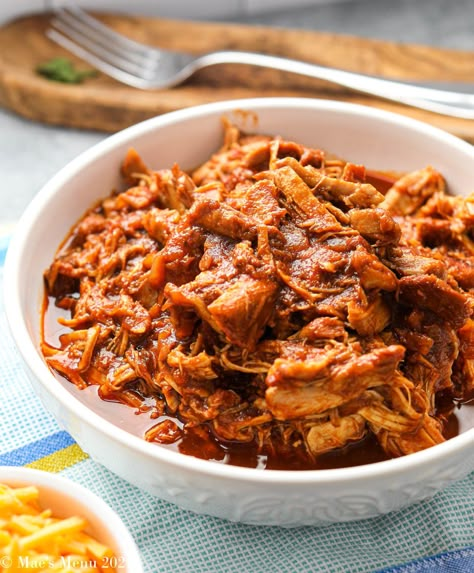 Are you looking for super easy dinner recipes? Try my easy, minimal prep instant pot BBQ Shredded Chicken. The perfect blend of tender shredded chicken in a zesty BBQ sauce, enjoy this BBQ chicken in a wrap, on baked potatoes, nachos and more! The ideal recipe for a quick and tasty weeknight dinner! #easymeals Super Easy Dinner Recipes, Bbq Shredded Chicken, Instant Pot Bbq Chicken, Shredded Bbq Chicken, Barbecue Chicken Recipe, Bbq Chicken Breast, Super Easy Dinner, Bbq Chicken Recipes, Tasty Dinner