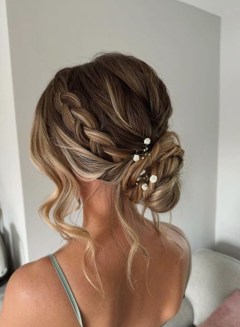 Grecian Bridesmaid Hair, Bridesmaid Hair Styles Up, Bridesmaid Hair Blonde Updo, Wedding Hair Ideas Bridesmaid, Top Knot Bridesmaid Hair, Low Bun Wedding Hair Face Frame, Bridal Hair Rustic, Bridesmaid Hair Brown Medium Length, Updo Hair Bridesmaid