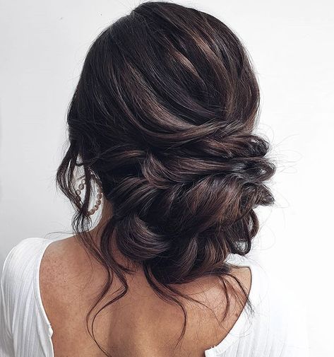 Loose Wedding Hair, Hairstyles Theme, Messy Wedding Hair, Classic Wedding Hair, Wedding Hairstyles Bride, Simple Wedding Hairstyles, Bridal Hair Updo, Long Hair Wedding Styles, Long Hair Updo