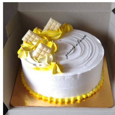 Simple Pineapple Cake Design, Pineapple Cake Designs Birthday, Pineapple Cake Design Ideas, Whipped Cream Cake Design Ideas, Whipped Cream Cake Design, Pineapple Cake Design, Pineapple Cake Decoration, Pineapple Cakes, Whipped Cream Cake