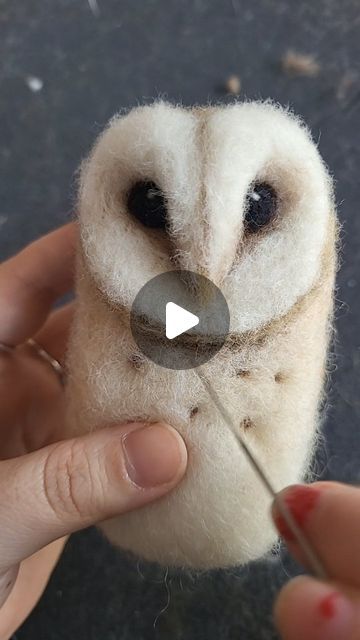 Christina Meadwell on Instagram: "Poking away at a wee owl 🥰. 

Happy Friday! ✨️ 

*

#felting #needlefelting #feltedowl #woolowl #owlart #owlsculpture #fibreart #woolanimals #feltedbirds #woolbirds" Needle Felted Owl Tutorial How To Make, Felted Owl Tutorial, Felting Projects For Beginners, Felting Birds, Felted Owls, Felted Owl, Owl Tutorial, Needle Felted Owl, Felt Owls