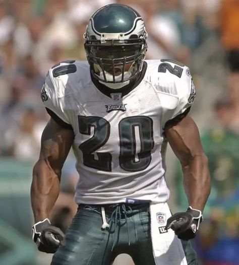 Brian Dawkins, Football Drip, Philly Eagles, Philadelphia Eagles Fans, Philadelphia Eagles Football, Nfl Football Players, Random Wallpaper, Nfl Photos, Seahawks Football