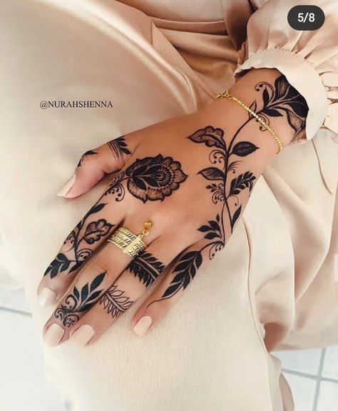 Jagua Henna, Henna Style Tattoos, Henna Inspired Tattoos, Tato Henna, Finger Henna Designs, Arabic Mehndi Design, Hand And Finger Tattoos, Henna Inspo, Henna Tattoo Designs Hand