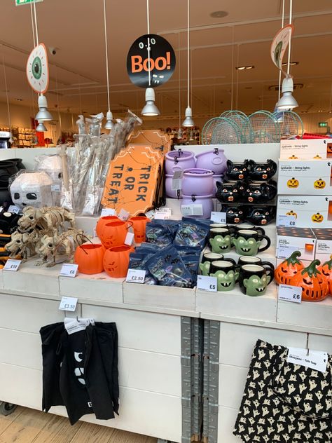 Flying Tiger Halloween, Tiger Halloween, Copenhagen Aesthetic, Tiger Store, Flying Tiger Copenhagen, Fall Stuff, Spooky Szn, Flying Tiger, Smashing Pumpkins