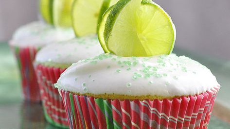 Key Lime Cheesecake Cupcakes Recipe - Tablespoon.com Steampunk Decorations, Cupcakes Stuffed, Key Lime Cupcakes, Pumpkin Cheesecake Muffins, Lime Cupcakes, Cream Cheese Frosting Cake, Key Lime Cheesecake, Cake Cup, Hacks Kitchen