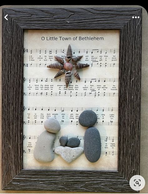 Pebble Art Nativity Scene, Pictures Made With Rocks, Rock Nativity Scene Stones, Pebble Art Nativity, Rock People Art, Christmas Pebble Art Ideas, Rock Pictures Diy Pebble Art, Pebble Art Ideas Diy, Rock Crafts Diy