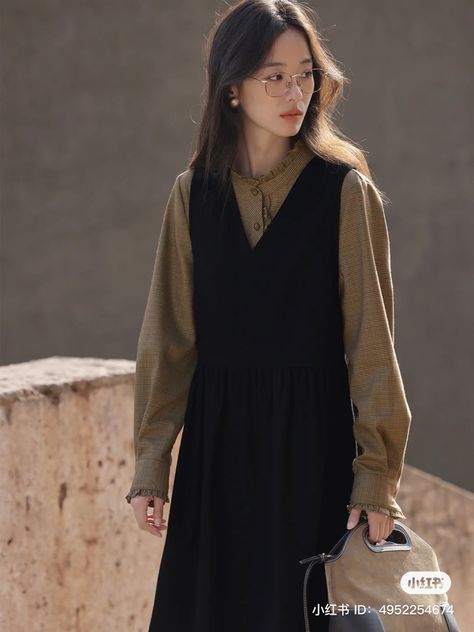 Korean Outfit Women Aesthetic, Uniqlo Street Style, Uniqlo Outfit Ideas, Study Date Outfit, Japanese Fall Fashion, Date Outfit Inspiration, Christmas Living Room Decorations, Uniqlo Outfit, Study Date