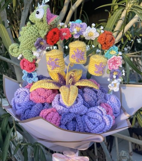 Crochet Rapunzel Flower Bouquet, Princess And The Frog Bouquet Crochet, Crafts For Adults Diy Projects, Rapunzel Flower Bouquet, Tangled Flower Bouquet Crochet, Aesthetic Crochet Bouquet, Rapunzel Crochet Bouquet, Rapunzel Flower Crochet Pattern, Rapunzel Bouquet