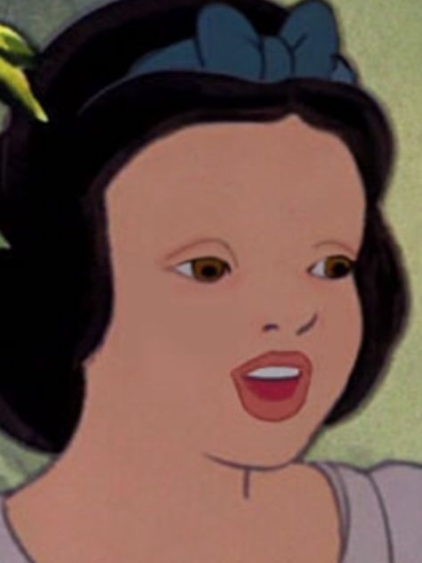 Snow White without makeup! Lol!!! Disney Memes, Without Makeup, Disney Movies, Snow White, Disney, Memes, Makeup, White, Disney Films