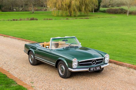 Classic Cars Mercedes, 1969 Mercedes 280 Sl, Mercedes 280 Sl, 280sl Mercedes, Mercedes Benz Black, Classic Mercedes Benz, Vintage Mercedes Benz, Black Mercedes, Mercedes 280