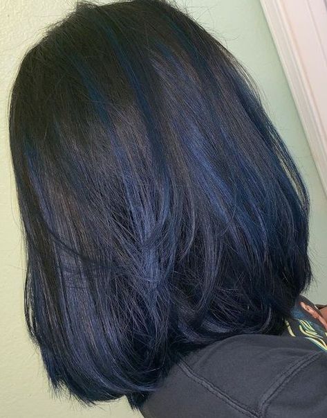 Blue Hair Highlights, Cheveux Oranges, Dark Blue Hair, Korean Hair Color, Hair Color Underneath, Peekaboo Hair, Hair Color Streaks, Hair Streaks, Blue Streaks