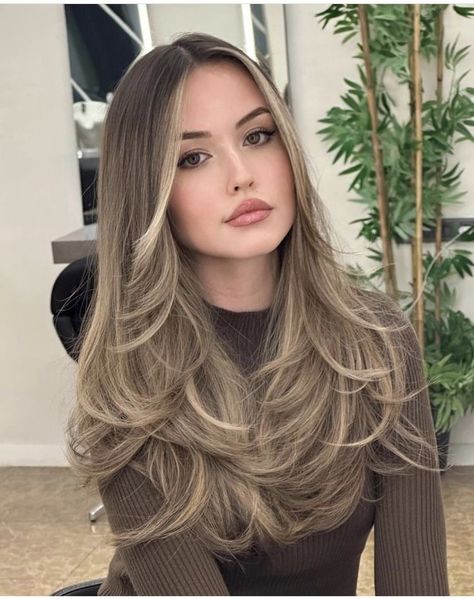 Beige Blond, Brown Hair Looks, Blond Balayage, Spring Hair Color, Blonde Hair Inspiration, Light Hair Color, Haircuts For Long Hair, Hair Inspiration Color, Hair Inspo Color