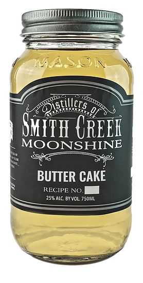 Butter cake moonshine!! Its like Paula Dean in a mason jar 💙💙 #alcohol #moonshine #smithcreek #buttercake #yum #blmaeitonthealcohol #country #southern #finewine Salted Caramel Moonshine Recipe, Salted Caramel Moonshine, Moonshine Flavors, Caramel Moonshine, Moonshine Drink Recipes, Moonshine Distillery, Moonshine Recipe, Salted Caramel Recipes, Apple Pie Moonshine