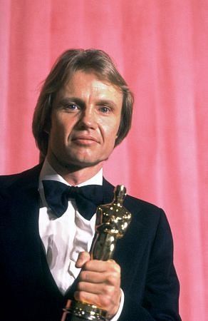 Jon Voight (December 29, 1938) won the 1979 51th academy best leading actor award for "Coming Home", 1978 #actor John Voight, Oscars 2020, Best Actor Oscar, Jon Voight, Oscar Award, Johnny Carson, Actor Studio, Academy Award Winners, Motion Pictures