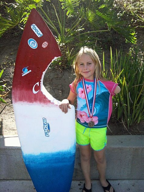 Bethany hamilton costume Surfer Girl Halloween Costume, Surfer Girl Costume, Hamilton Halloween Costume, Surfer Costume, Hamilton Costume, Halloween Costumes Diy Couples, Quick Halloween Costumes, Hamilton Quotes, Halloween Costumes For Work