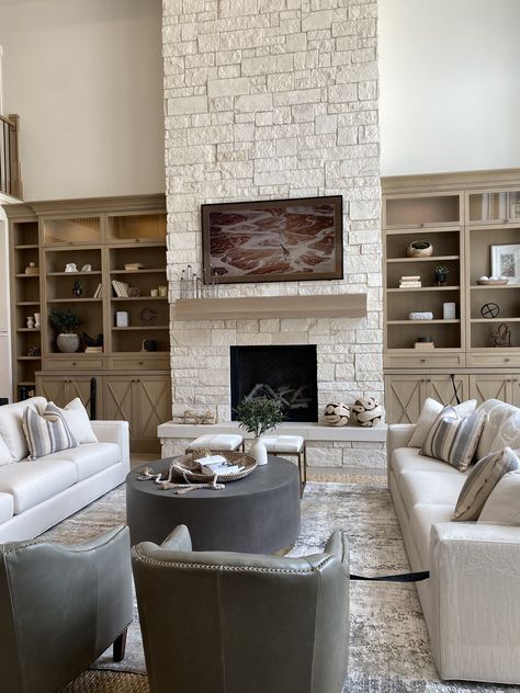 Modern Farmhouse Fireplace Hearth, Living Room Designs Around Fireplace, Fireplaces In Vaulted Living Room, Fireplace Trends 2023, Trending Fireplaces 2023, Fireplace 2023 Trends, Livingrooms Design Ideas With Fireplace, 2023 Fireplace Ideas, Fireplace Trends For 2023