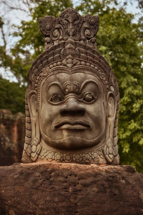 South Gate to Angkor Thom, Siem Reap Province, Cambodia Angkor Thom, located in present-day Cambodia, was the last and most enduring capital city of the Khmer empire. It was established in the late twelfth century by King Jayavarman VII. read more: en.wikipedia.org/wiki/Angkor_Thom Gate Guardian, Jayavarman Vii, Angkor Thom, Cambodian Art, Khmer Empire, Draw Hands, South Gate, Iphone App Layout, App Layout