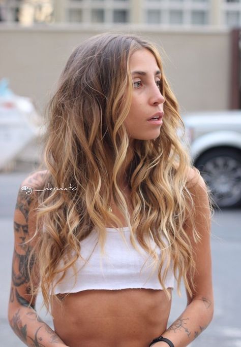 Beach Blonde Ombre, Beachy Ombre Hair, Surf Blonde Balayage, Beach Ombre Hair, Surf Hair Blonde, Surf Hair Brown, Surf Blonde Hair, Blonde Surfer Hair, Brunette Beach Hair