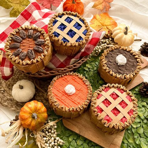 SUPER MINI Pie Piñatas - Etsy Cutie Pie Birthday Party Theme, 18th Party Themes, Pie Favors, Pie Birthday, Wedding Pie, Birthday Pinata, Thanksgiving Entertaining, Pie Party, Fall Cupcakes