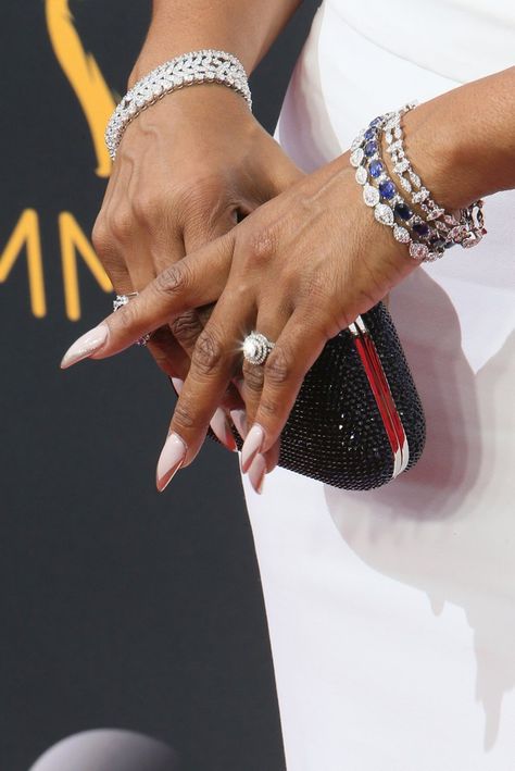 If You Thought Those Emmys Gowns Were Glam, Wait Until You Zoom In on the Accessories Niecy Nash Wearing a Bruni sapphire and diamond ring, Hearts on Fire diamond bracelets, and a Le Vian sapphire and diamond bracelet. Celebrity Bracelets, Top Jewelry Trends, Red Carpet Jewelry, Emmys Red Carpet, Layered Pearl Necklace, Hearts On Fire, Celebrity Fashion Looks, Wear Pearls, Trending Bracelets