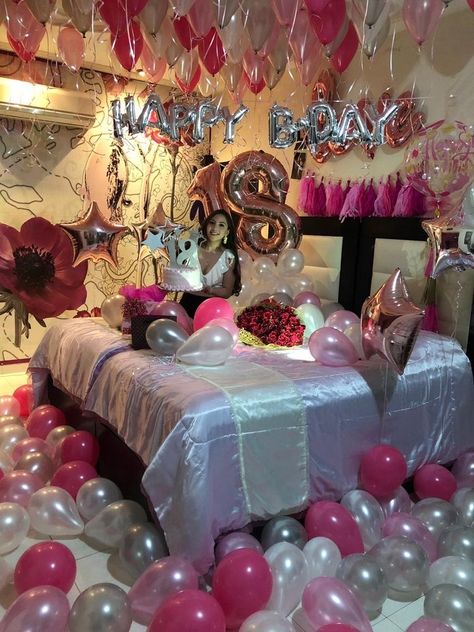 Pink Bedroom Birthday Decorations, 18th Birthday Party Ideas Hotel Room, Hotel Birthday Party Ideas 18th, Hotel Decorations For Birthday, 18th Birthday Room Decorations, Surprise 18th Birthday Party Ideas, Birthday Decorations Hotel, Room Full Of Balloons Birthday, 18th Birthday Surprise Ideas