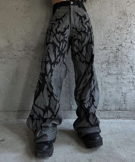 Trippy Tattoo, Ropa Upcycling, Painted Clothes Diy, Shirts And Pants, Sufjan Stevens, Designer Pants, Diy Clothes Design, Concept Clothing, Custom Jeans