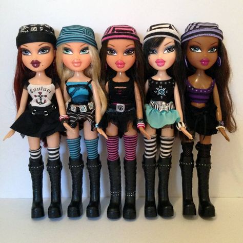 Tisharni Shernique 👑 (@tastytish94) • Instagram photos and videos Bratz Cosplay, Macei And Mykel, 00s Aesthetic Wallpaper, Bratz Dolls Outfits, 2000's Party, Bratz Halloween, 2000s Kidcore, Bratz Clothes, Bratz Outfits