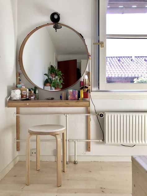 Floor Makeup Station, Stockholm Ikea, Ikea Makeup, Cosmetics Store, Makeup Trial, Makeup Station, Decor 2024, In The Corner, Makeup Room