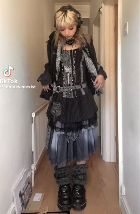 Goth Mori Kei, Gothic Layered Outfit, Alternative Layered Outfits, Dark Mori Kei Fashion, Mori Kei Outfits Ideas, Tolype Moth, Moro Kei, Mori Style Outfits, Mori Outfit